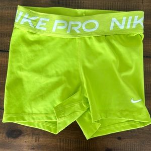 NIKE PRO DRIFIT SIZE SMALL Chartreuse